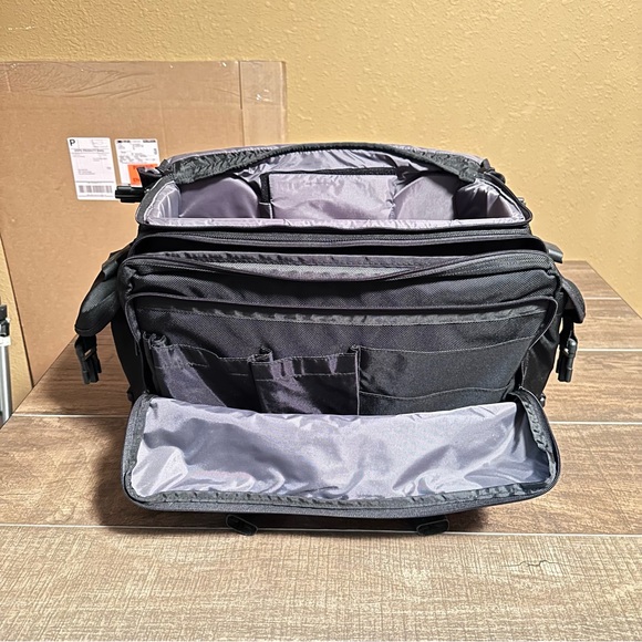 Tamrac Cyber Pro Series  Camera/Laptop Bag - Picture 6 of 6